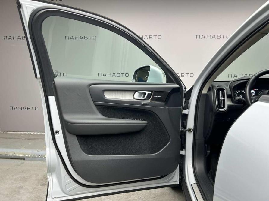 Volvo XC40 I Москва  - изображение 7