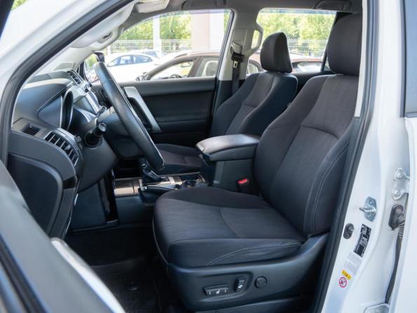 Toyota Land Cruiser Prado 150 Series Рестайлинг 1 с пробегом 2015 года, цена 3 550 000 рублей, 173740 км, внедорожник, Автокод Объявления