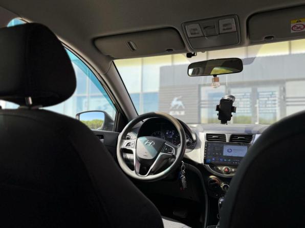 Hyundai Solaris I Рестайлинг с пробегом 2015 года, цена 950 000 рублей, 212000 км, седан, Автокод Объявления