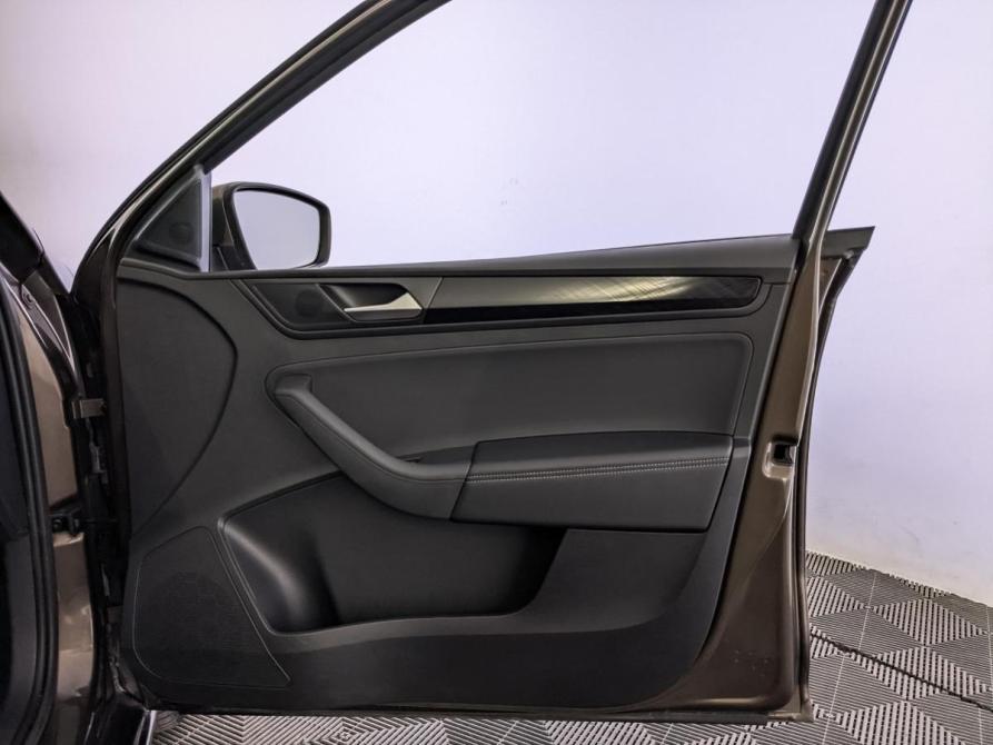 Volkswagen Polo VI Москва  - изображение 25