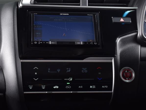 Honda Fit III Рестайлинг с пробегом 2018 года, цена 989 995 рублей, 168884 км, хэтчбек, Автокод Объявления