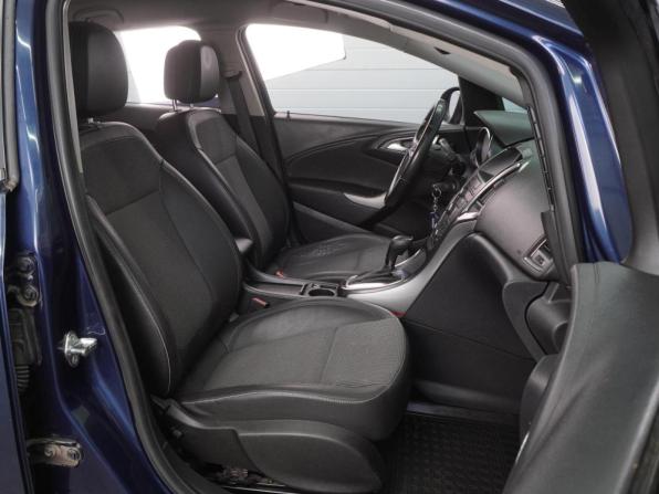 Opel Astra J с пробегом 2011 года, цена 699 000 рублей, 128534 км, хэтчбек, Автокод Объявления