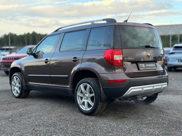 Skoda Yeti I Рестайлинг с пробегом 2017 года, цена 1 585 000 рублей, 100067 км, внедорожник, Автокод Объявления