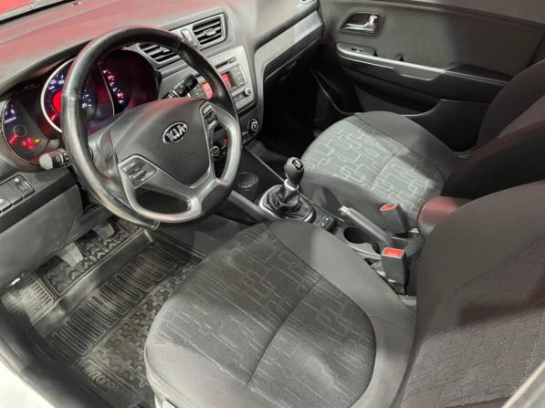 Kia Rio III Рестайлинг с пробегом 2015 года, цена 805 000 рублей, 161625 км, хэтчбек, Автокод Объявления