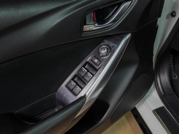 Mazda 6 III (GJ) Рестайлинг с пробегом 2015 года, цена 2 119 000 рублей, 107175 км, седан, Автокод Объявления