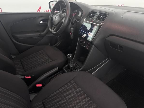 Volkswagen Polo V Рестайлинг с пробегом 2019 года, цена 1 175 000 рублей, 113000 км, седан, Автокод Объявления