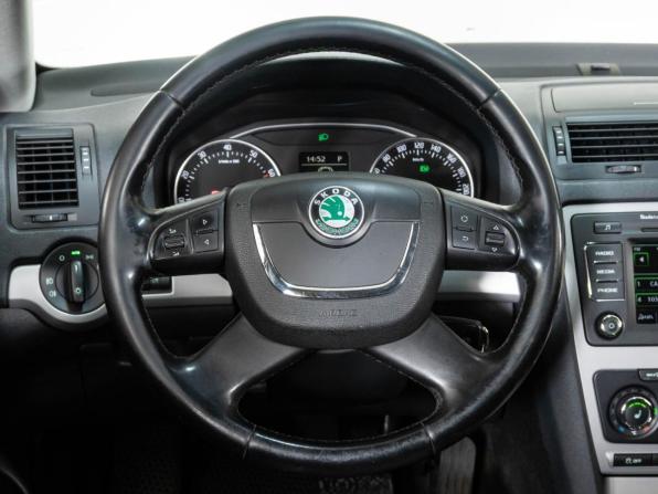 Skoda Octavia II (A5) Рестайлинг с пробегом 2011 года, цена 835 000 рублей, 248354 км, лифтбек, Автокод Объявления