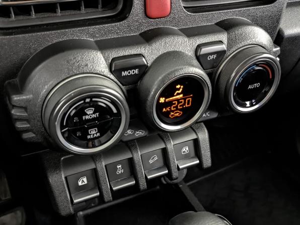 Suzuki Jimny IV с пробегом 2020 года, цена 2 580 000 рублей, 89765 км, внедорожник, Автокод Объявления