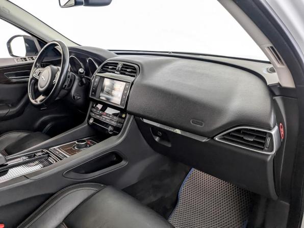 Jaguar F-Pace I с пробегом 2016 года, цена 2 295 000 рублей, 128810 км, внедорожник, Автокод Объявления
