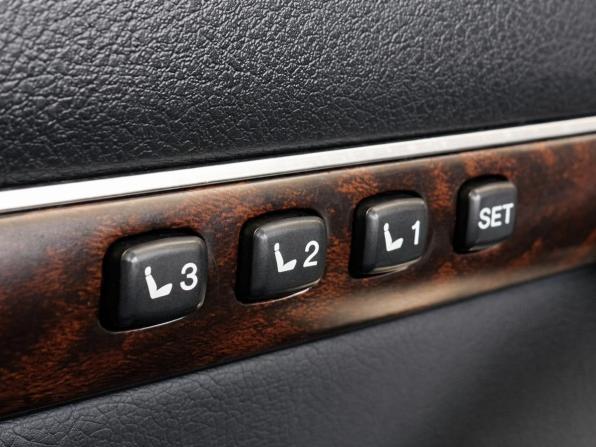 Toyota Land Cruiser 200 Series с пробегом 2012 года, цена 3 767 000 рублей, 162767 км, внедорожник, Автокод Объявления