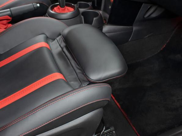 Mini Hatch III (F55/F56) Рестайлинг 2 с пробегом 2021 года, цена 4 149 000 рублей, 5607 км, хэтчбек, Автокод Объявления