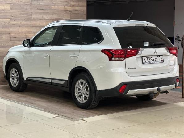 Mitsubishi Outlander III Рестайлинг 2 с пробегом 2015 года, цена 1 550 000 рублей, 202480 км, внедорожник, Автокод Объявления