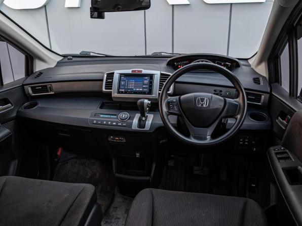 Honda Freed I Рестайлинг с пробегом 2013 года, цена 1 270 000 рублей, 85343 км, компактвэн, Автокод Объявления
