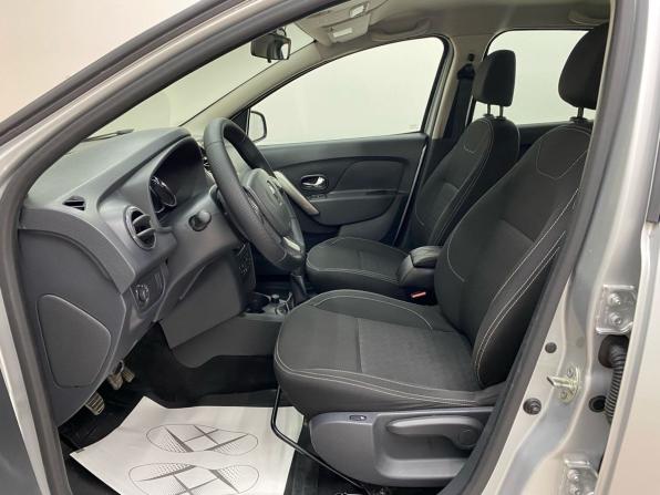 Renault Logan II с пробегом 2015 года, цена 750 000 рублей, 88155 км, седан, Автокод Объявления