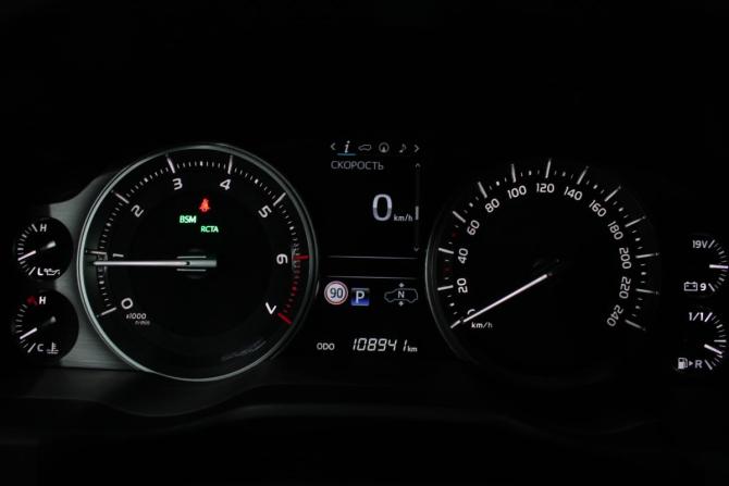 Toyota Land Cruiser 200 Series Рестайлинг 2 с пробегом 2020 года, цена 9 300 000 рублей, 108940 км, внедорожник, Автокод Объявления