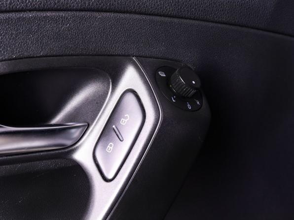 Volkswagen Polo V Рестайлинг с пробегом 2016 года, цена 1 195 000 рублей, 195000 км, седан, Автокод Объявления