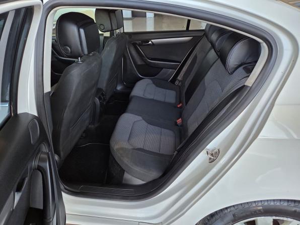Volkswagen Passat B7 с пробегом 2011 года, цена 950 000 рублей, 185000 км, седан, Автокод Объявления