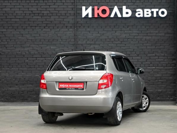 Skoda Fabia II с пробегом 2009 года, цена 380 000 рублей, 152283 км, хэтчбек, Автокод Объявления