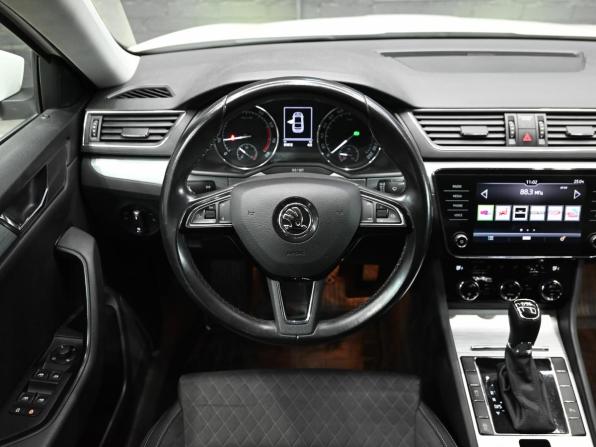 Skoda Superb III Рестайлинг с пробегом 2019 года, цена 2 900 000 рублей, 91607 км, лифтбек, Автокод Объявления