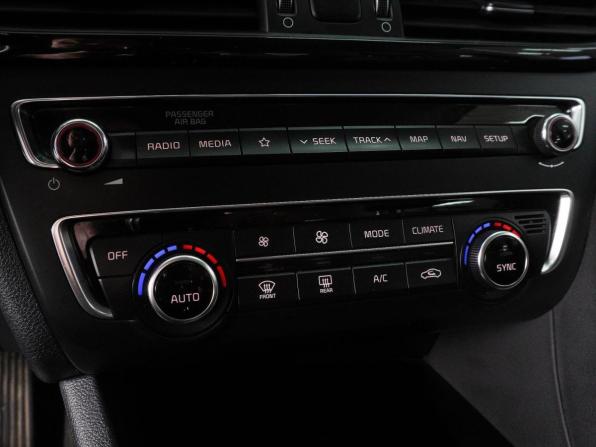 Kia Optima IV Рестайлинг с пробегом 2019 года, цена 2 039 000 рублей, 134100 км, седан, Автокод Объявления