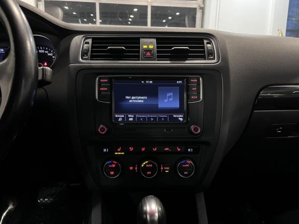 Volkswagen Jetta VI Рестайлинг с пробегом 2018 года, цена 1 470 000 рублей, 101271 км, седан, Автокод Объявления