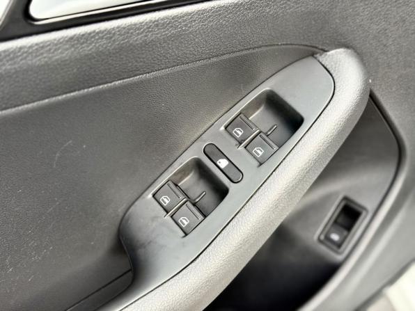 Volkswagen Jetta VI Рестайлинг с пробегом 2018 года, цена 1 329 000 рублей, 163170 км, седан, Автокод Объявления