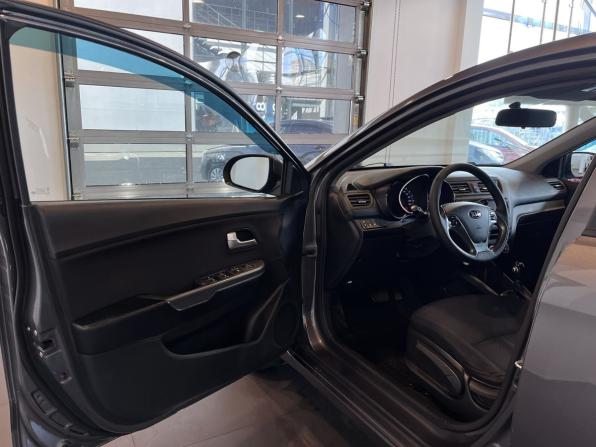 Kia Rio III Рестайлинг с пробегом 2017 года, цена 1 145 000 рублей, 102642 км, седан, Автокод Объявления