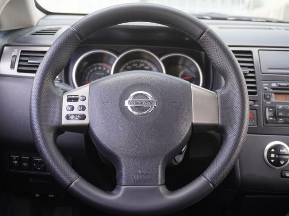 Nissan Tiida I Рестайлинг с пробегом 2010 года, цена 650 000 рублей, 216297 км, хэтчбек, Автокод Объявления