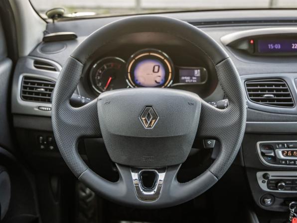 Renault Fluence I Рестайлинг с пробегом 2013 года, цена 798 000 рублей, 201542 км, седан, Автокод Объявления