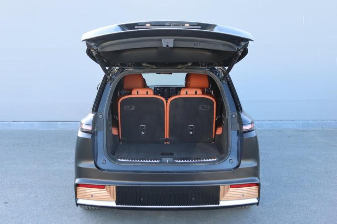 Li Auto (Lixiang) L9 I с пробегом 2023 года, цена 8 420 000 рублей, 40962 км, внедорожник, Автокод Объявления