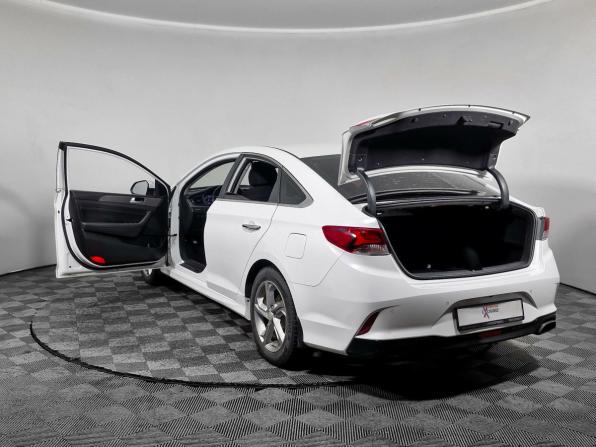 Hyundai Sonata VII (LF) Рестайлинг с пробегом 2018 года, цена 1 469 000 рублей, 193880 км, седан, Автокод Объявления