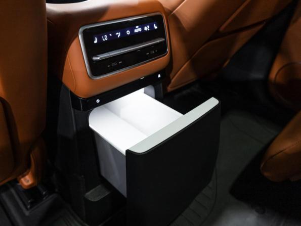 Li Auto (Lixiang) L9 I с пробегом 2023 года, цена 6 550 000 рублей, 43393 км, внедорожник, Автокод Объявления