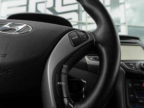 Hyundai Elantra VI (AD) с пробегом 2015 года, цена 1 260 000 рублей, 160200 км, седан, Автокод Объявления