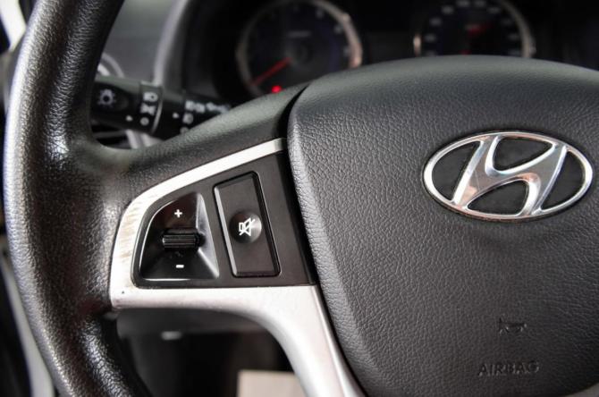 Hyundai Solaris I с пробегом 2012 года, цена 649 000 рублей, 244000 км, хэтчбек, Автокод Объявления