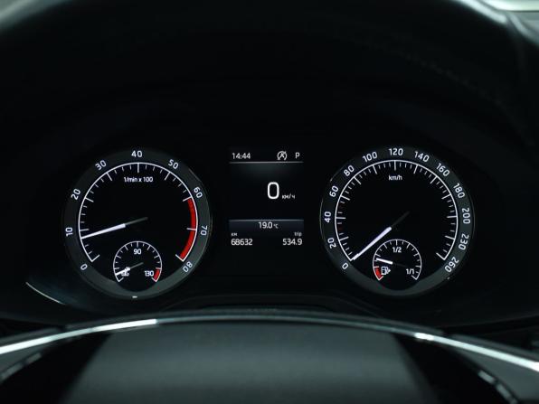 Skoda Karoq I с пробегом 2021 года, цена 2 199 999 рублей, 68632 км, внедорожник, Автокод Объявления