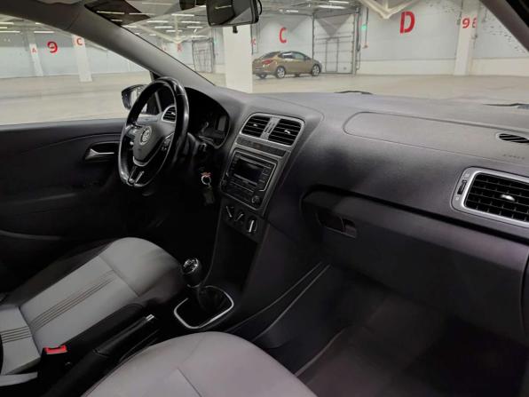 Volkswagen Polo V Рестайлинг с пробегом 2016 года, цена 815 000 рублей, 210408 км, седан, Автокод Объявления