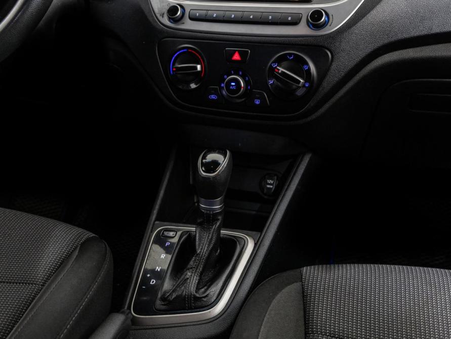Hyundai Solaris II Санкт-Петербург  - изображение 12