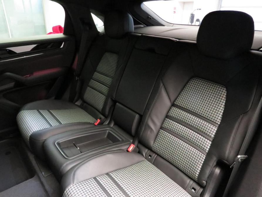 Porsche Cayenne III Рестайлинг Санкт-Петербург  - изображение 38