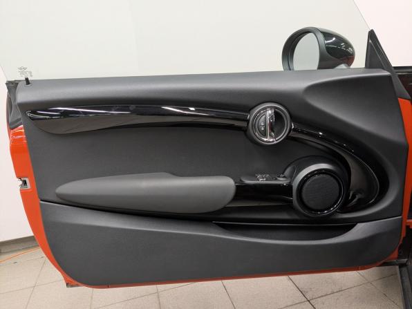 Mini Hatch III (F55/F56) Рестайлинг с пробегом 2019 года, цена 1 950 000 рублей, 42925 км, хэтчбек, Автокод Объявления