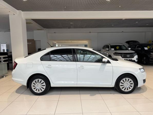 Skoda Rapid I с пробегом 2017 года, цена 699 000 рублей, 248889 км, лифтбек, Автокод Объявления