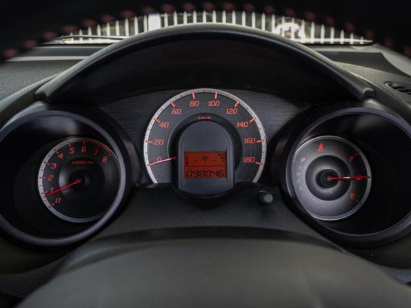 Honda Fit II с пробегом 2012 года, цена 930 000 рублей, 98046 км, хэтчбек, Автокод Объявления
