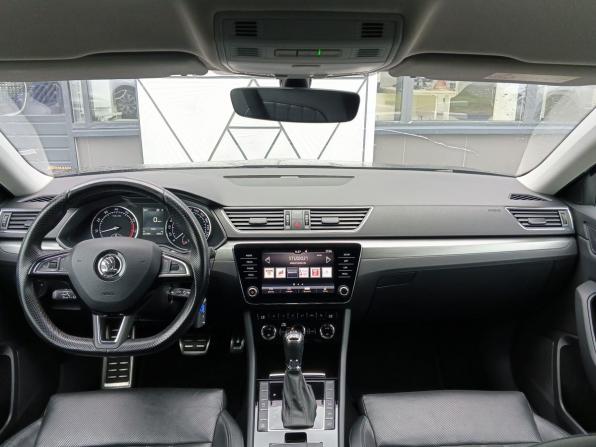 Skoda Superb III с пробегом 2018 года, цена 1 999 000 рублей, 221290 км, лифтбек, Автокод Объявления