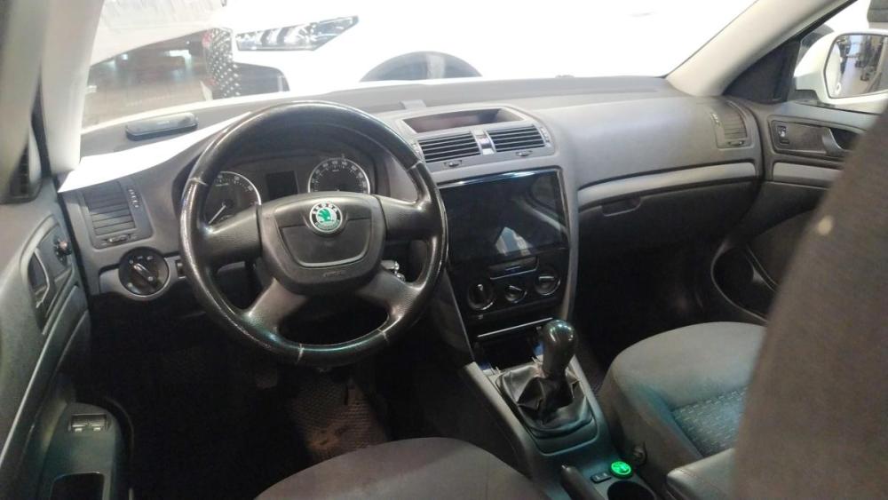 Skoda Octavia II (A5) Рестайлинг Санкт-Петербург  - изображение 5