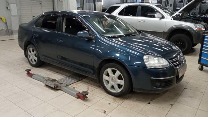 Volkswagen Jetta V с пробегом 2009 года, цена 399 000 рублей, 367965 км, седан, Автокод Объявления
