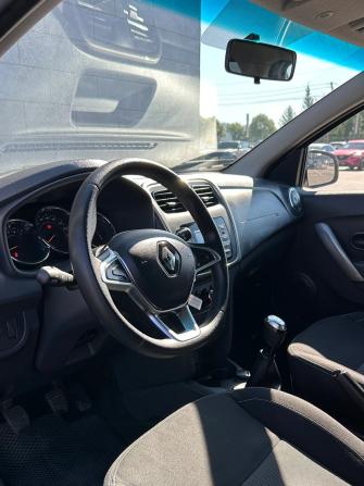 Renault Sandero II Рестайлинг с пробегом 2021 года, цена 1 270 000 рублей, 123000 км, хэтчбек, Автокод Объявления