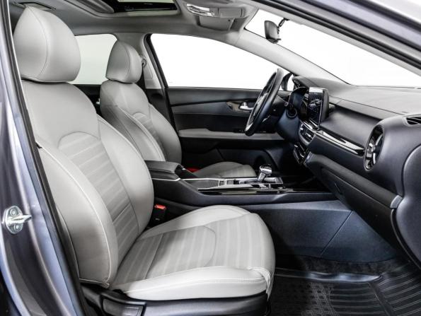 Kia K3 II (China Market) Рестайлинг с пробегом 2023 года, цена 2 099 000 рублей, 53398 км, седан, Автокод Объявления