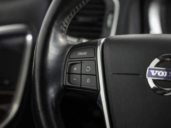 Volvo V60 Cross Country I с пробегом 2015 года, цена 1 949 000 рублей, 197115 км, универсал, Автокод Объявления