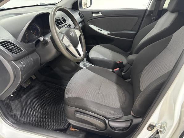 Hyundai Solaris I с пробегом 2012 года, цена 850 000 рублей, 141270 км, седан, Автокод Объявления