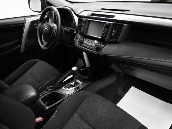Toyota RAV4 IV (XA40) Рестайлинг с пробегом 2018 года, цена 2 295 000 рублей, 143399 км, внедорожник, Автокод Объявления