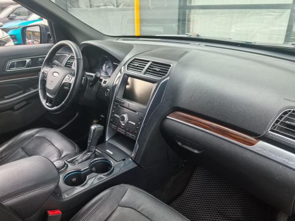 Ford Explorer V Рестайлинг с пробегом 2016 года, цена 2 200 000 рублей, 208946 км, внедорожник, Автокод Объявления